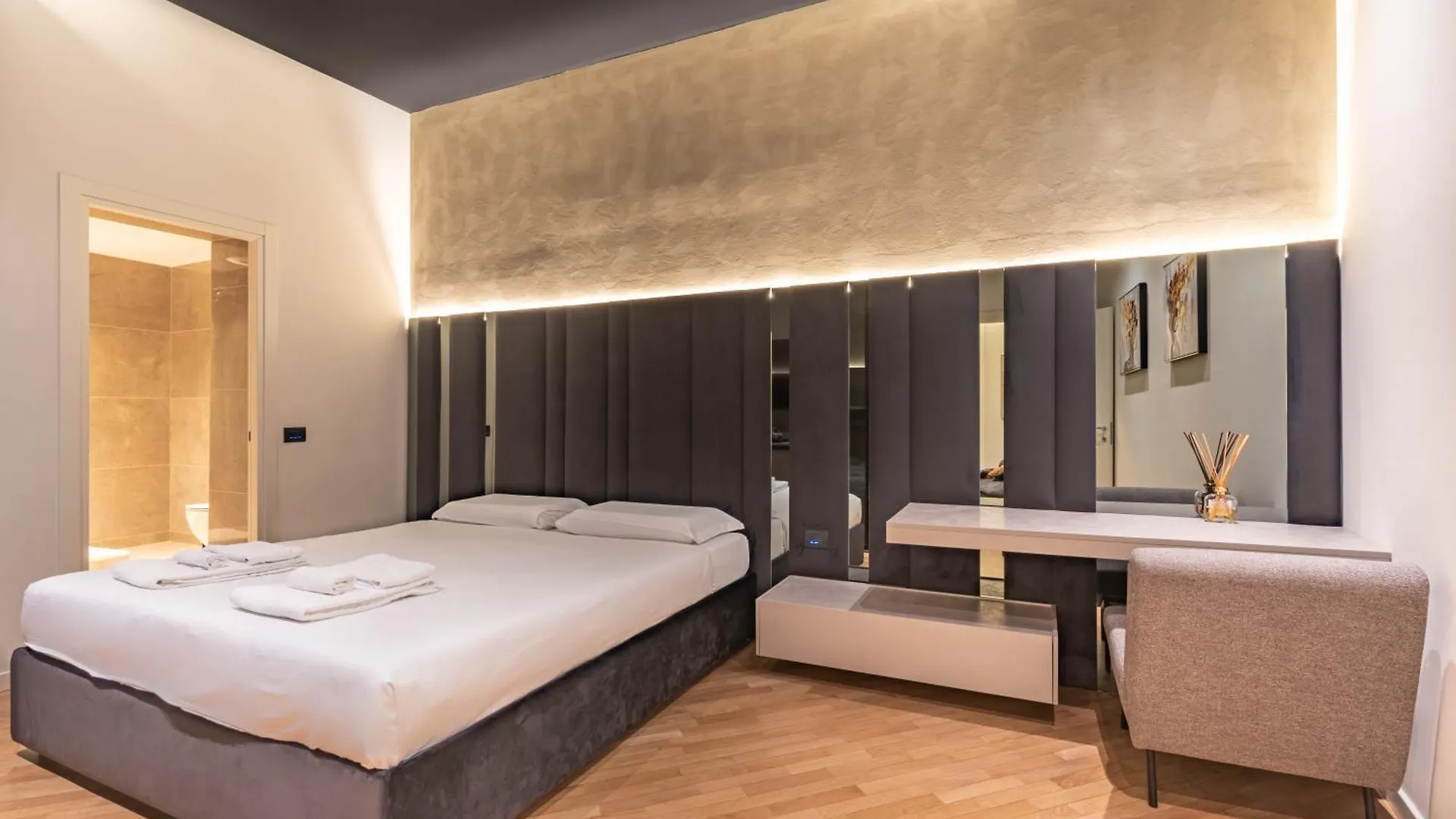 Apartment Moscova Luxury In Brera With Wifi And 3 Bedrooms Milan Italy